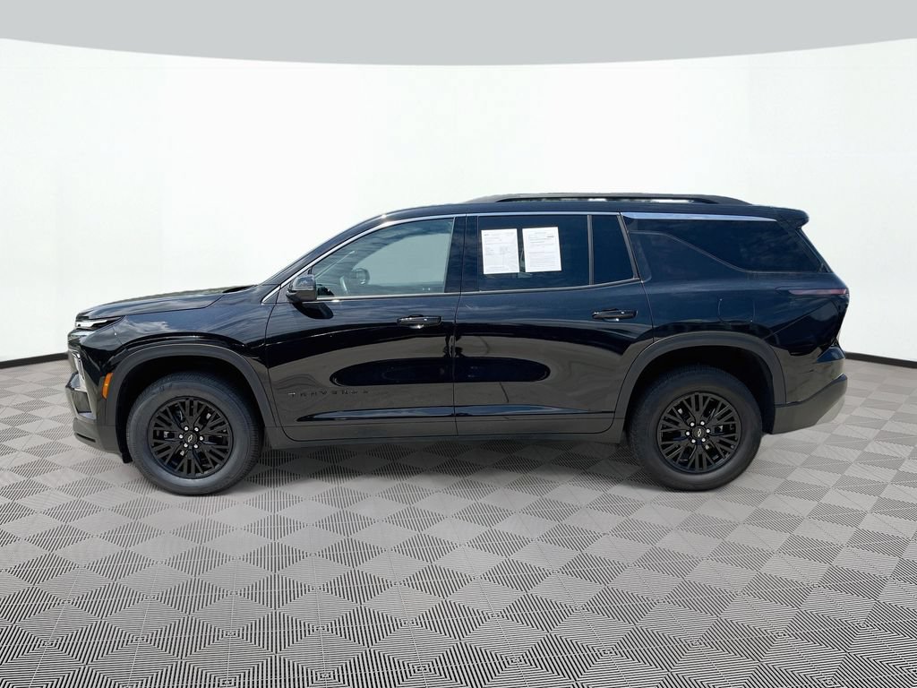 Used 2025 Chevrolet Traverse LT FWD image 9