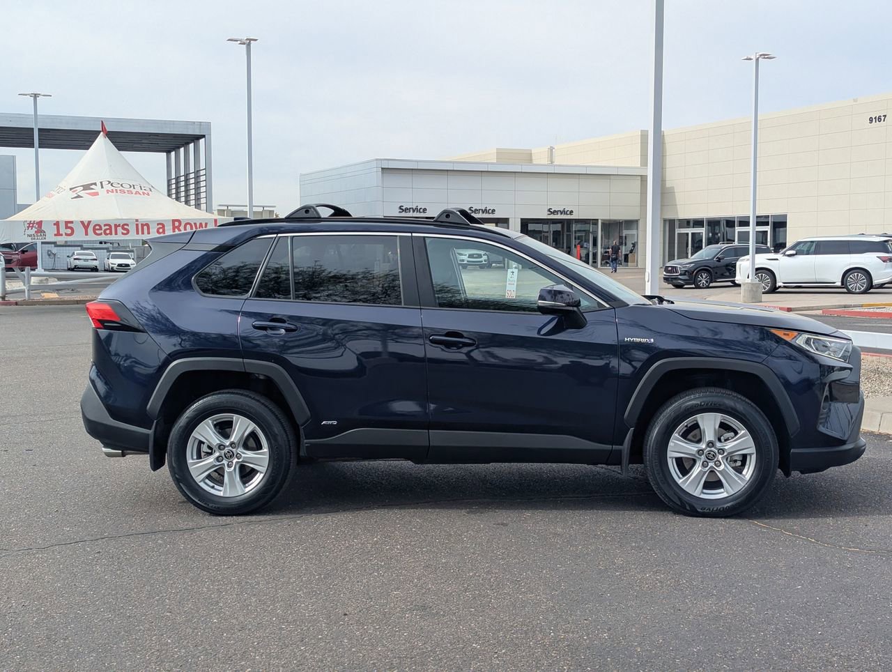 Used 2021 Toyota RAV4 XLE w/ XLE Grade Weather Package image 7