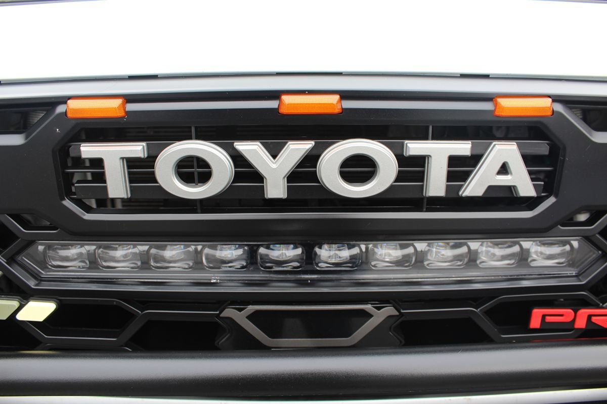 Used 2018 Toyota Tacoma TRD Pro AWD/4WD image 11