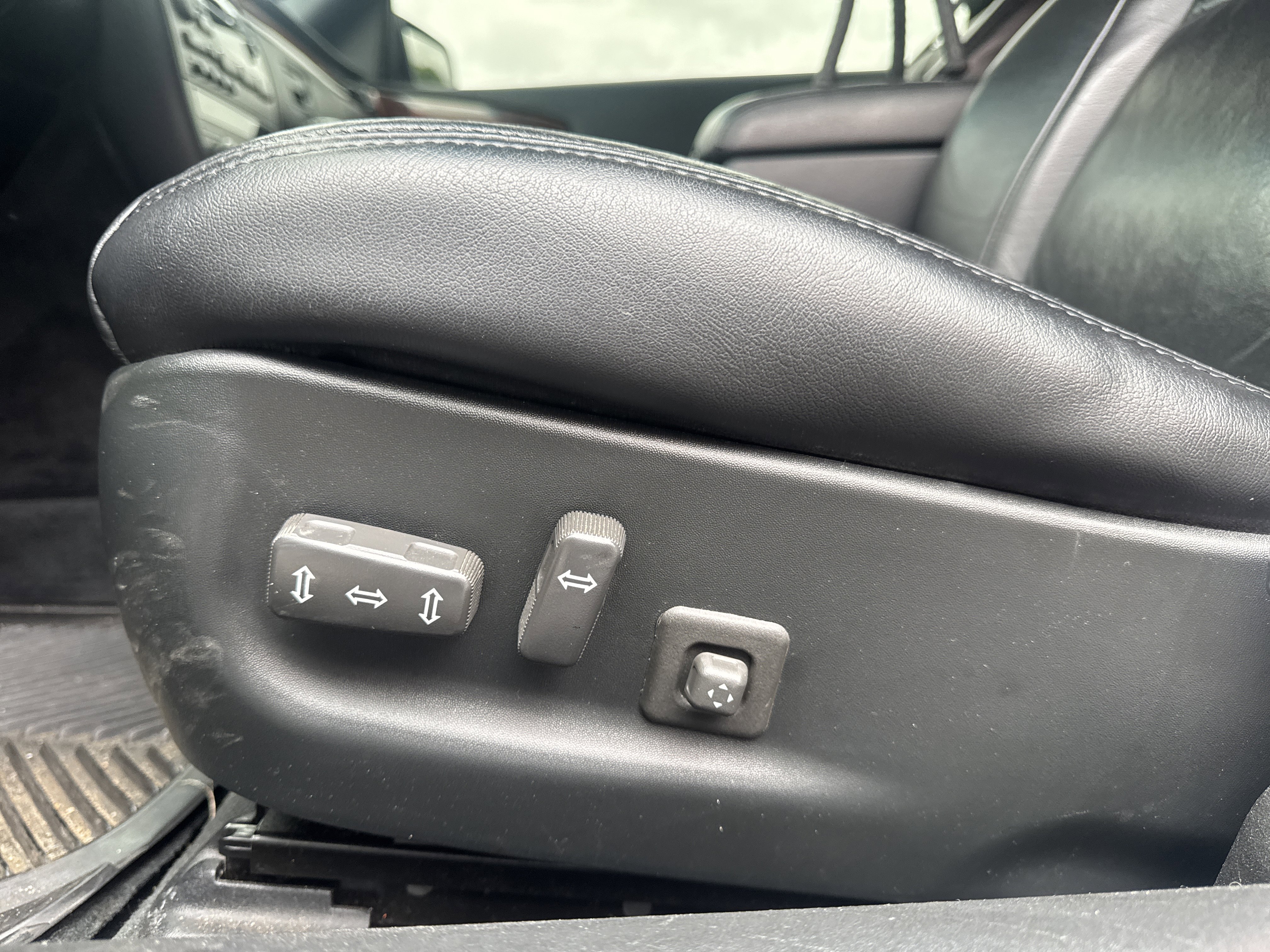 Used 1999 Cadillac Eldorado w/ Comfort/Convenience Pkg FWD image 10