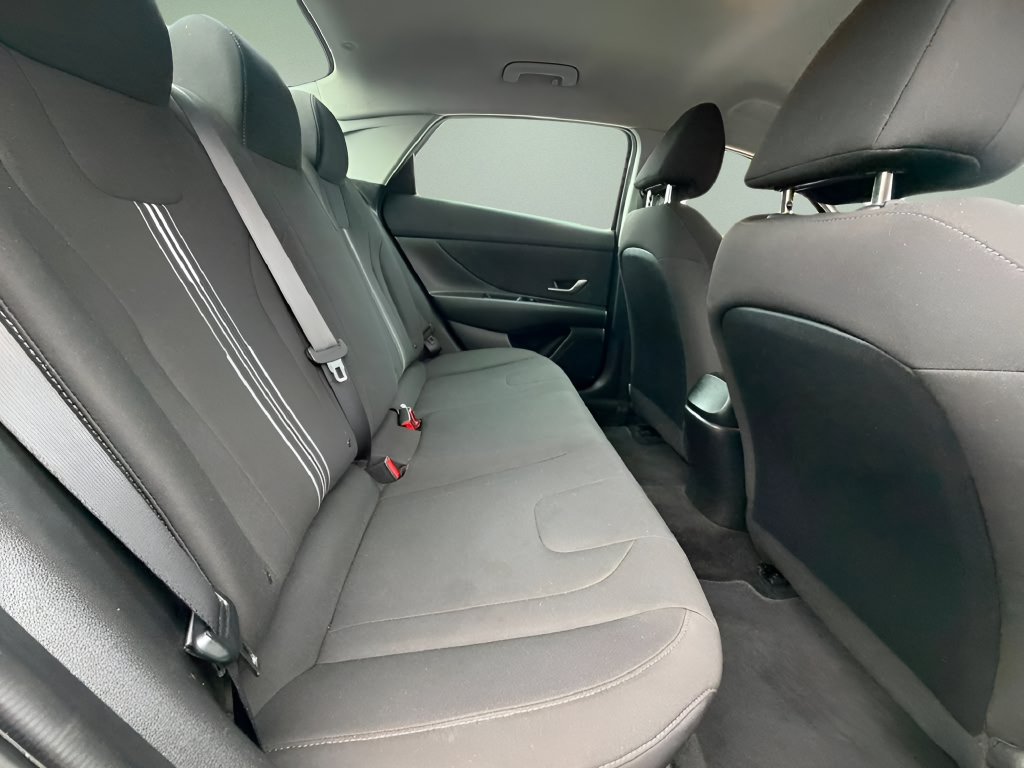 Used 2021 Hyundai Elantra SEL FWD image 16