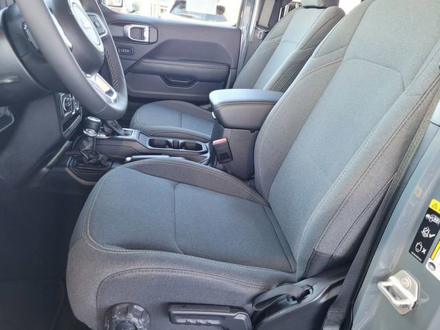 Certified 2025 Jeep Wrangler Unlimited Sahara w/ Safety Group AWD/4WD image 16
