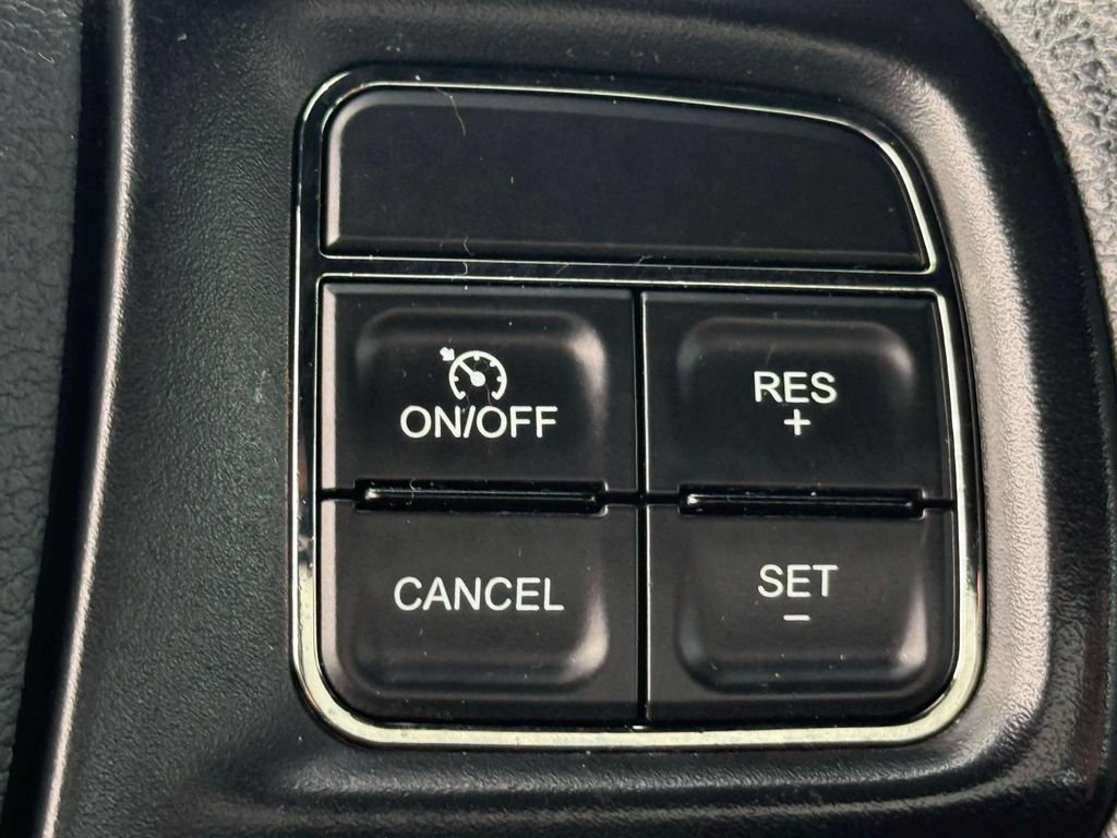 Used 2012 Chrysler 200 LX FWD image 19