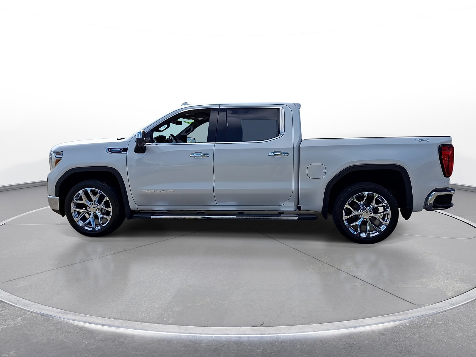 Used 2021 GMC Sierra 1500 SLT w/ SLT Premium Plus Package AWD/4WD image 5