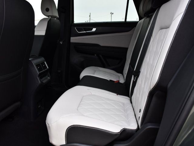 New 2026 Volkswagen Atlas Cross Sport SEL Premium R-Line image 17