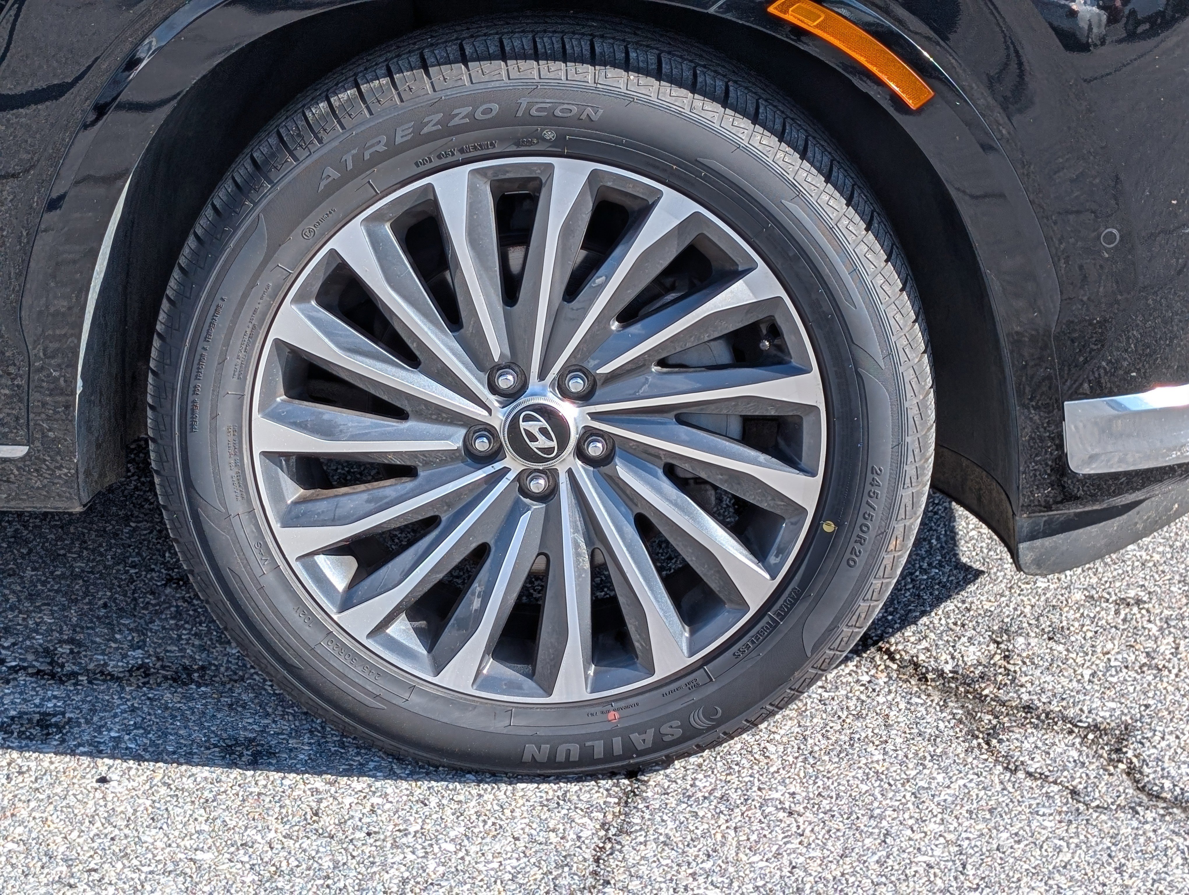 Used 2024 Hyundai Palisade Calligraphy image 8