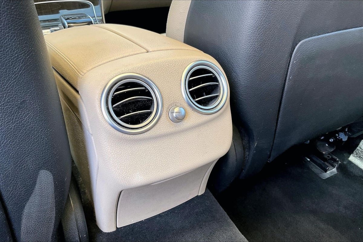 Used 2017 Mercedes-Benz C 300 Sedan image 31
