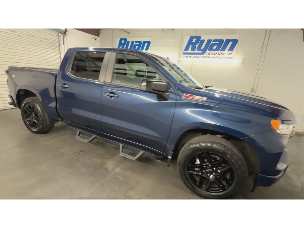 Used 2022 Chevrolet Silverado 1500 RST AWD/4WD image 2