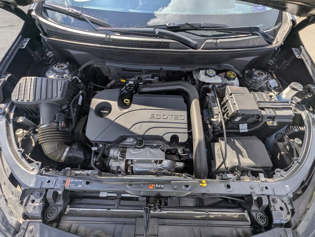 Used 2023 Chevrolet Equinox RS w/ RS Leather Package image 17