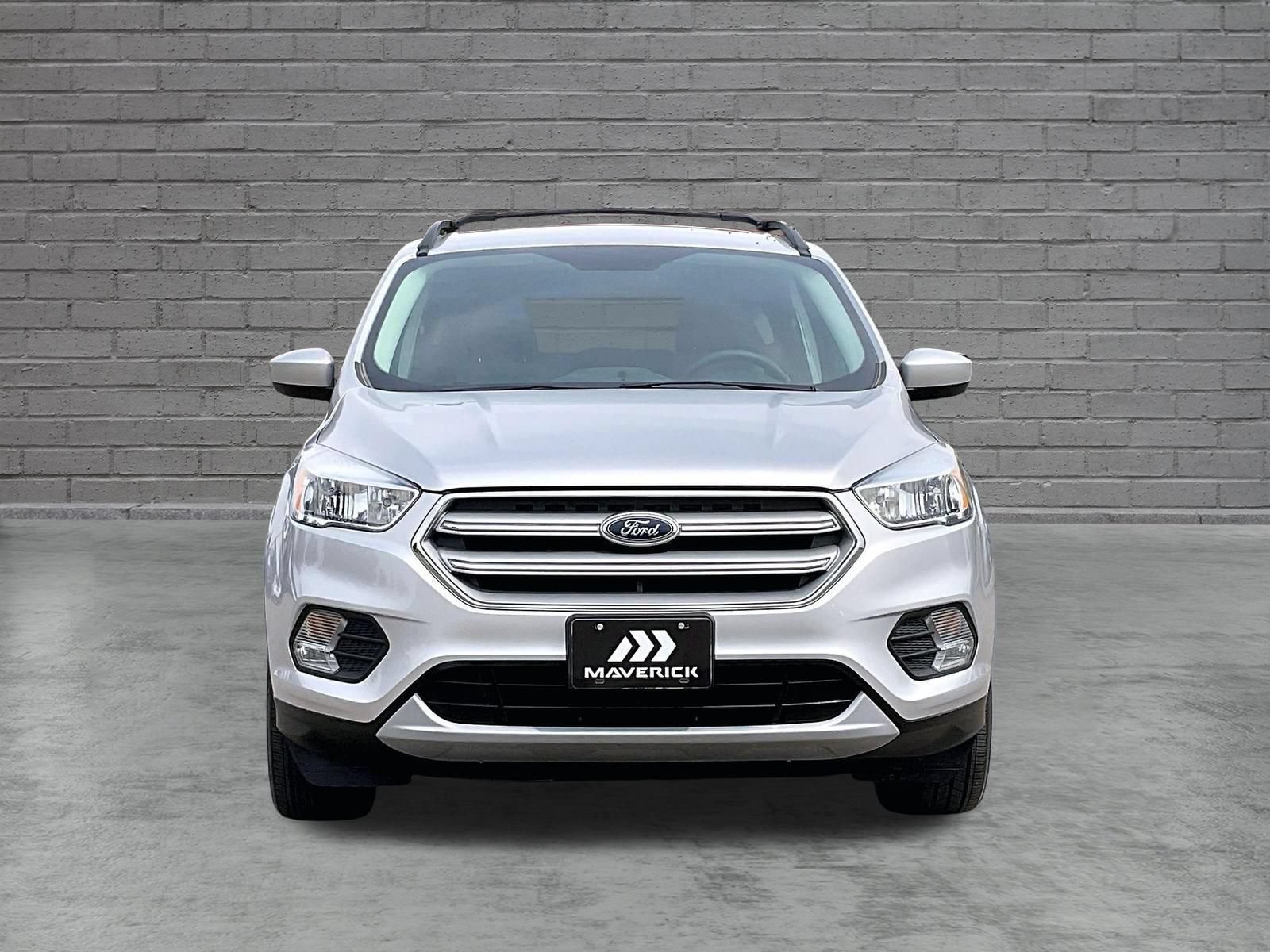 Used 2018 Ford Escape SE w/ SE Sync 3 Package AWD/4WD image 2
