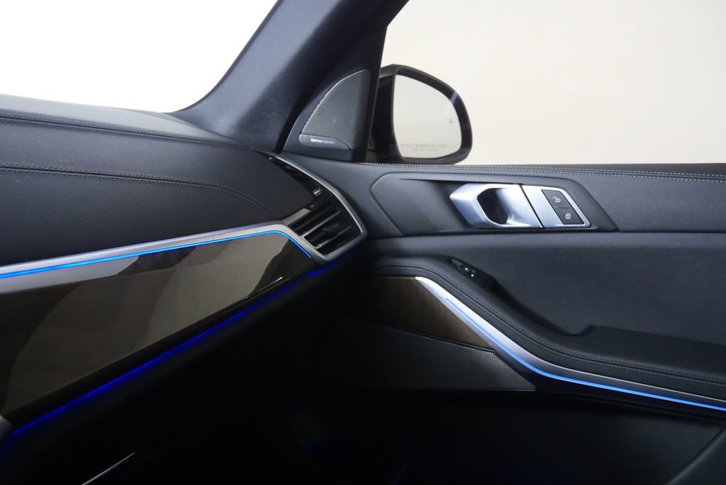 Used 2021 BMW X5 sDrive40i w/ Premium Package image 29