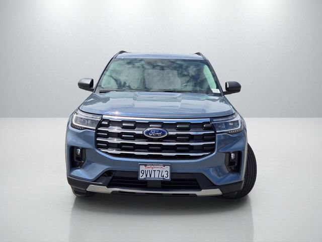 Used 2025 Ford Explorer Active w/ Active Comfort Package RWD image 2