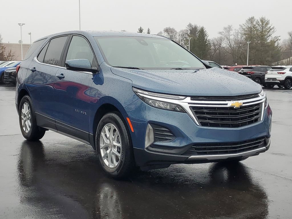 Used 2024 Chevrolet Equinox LT image 2