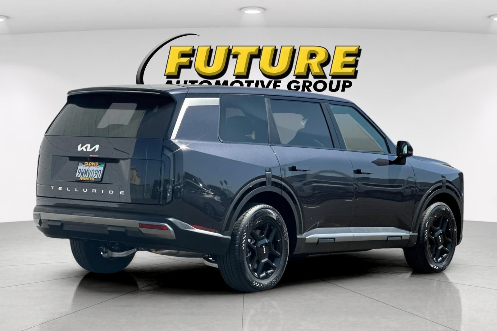 Used 2027 Kia Telluride LX FWD image 4