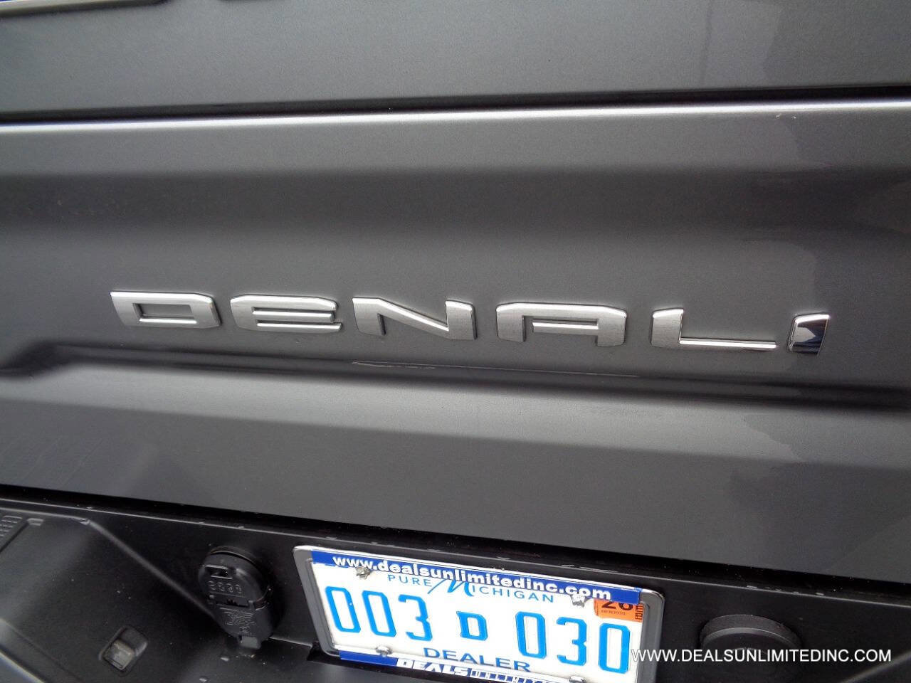Used 2022 GMC Sierra 1500 Denali w/ Denali Premium Package image 6