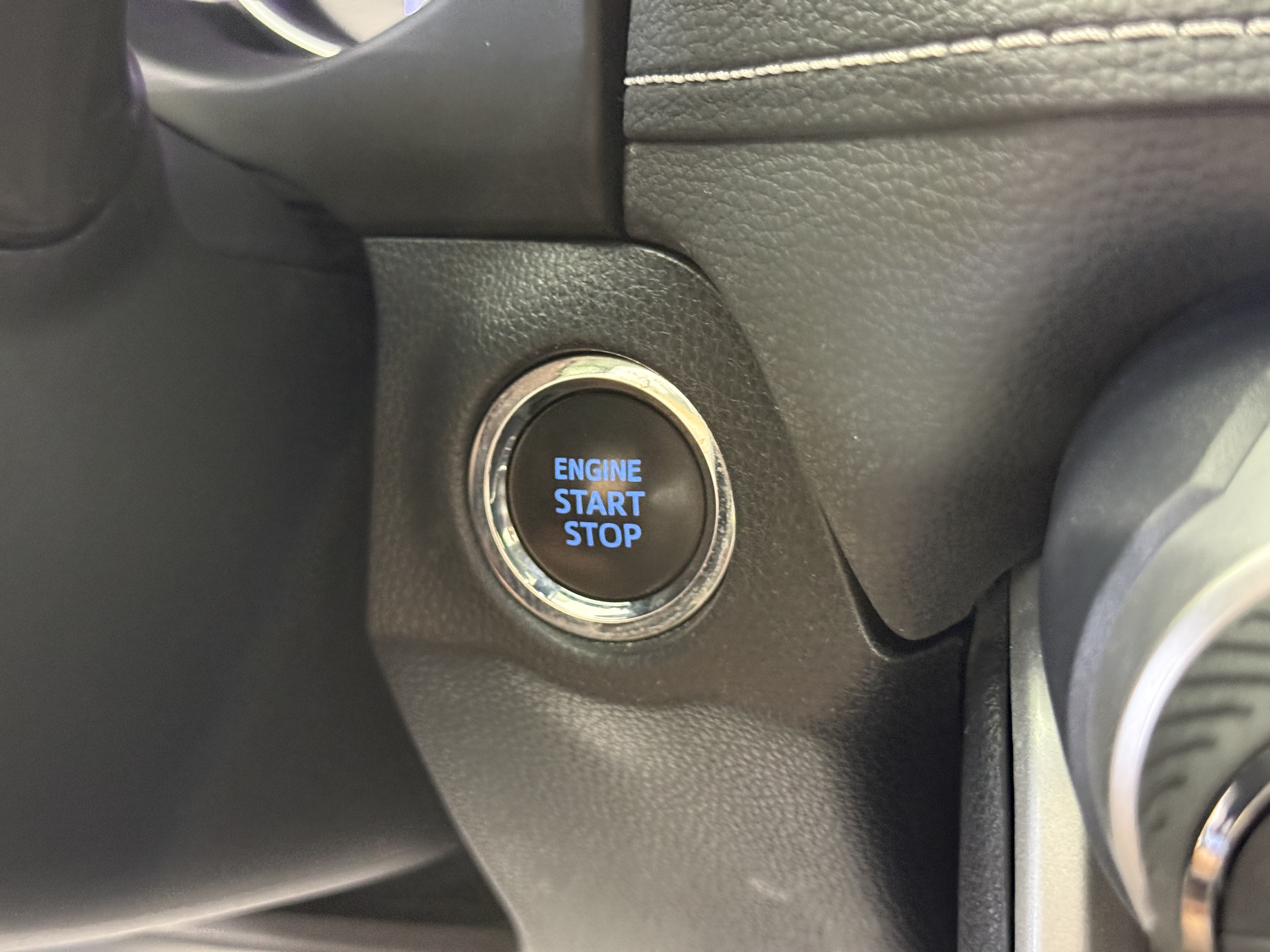 Used 2021 Toyota RAV4 XLE Premium FWD image 26