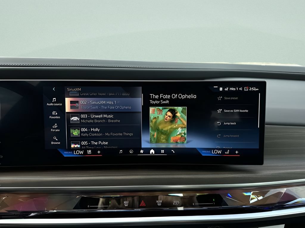 Certified 2026 BMW 740i w/ Premium Package RWD image 20