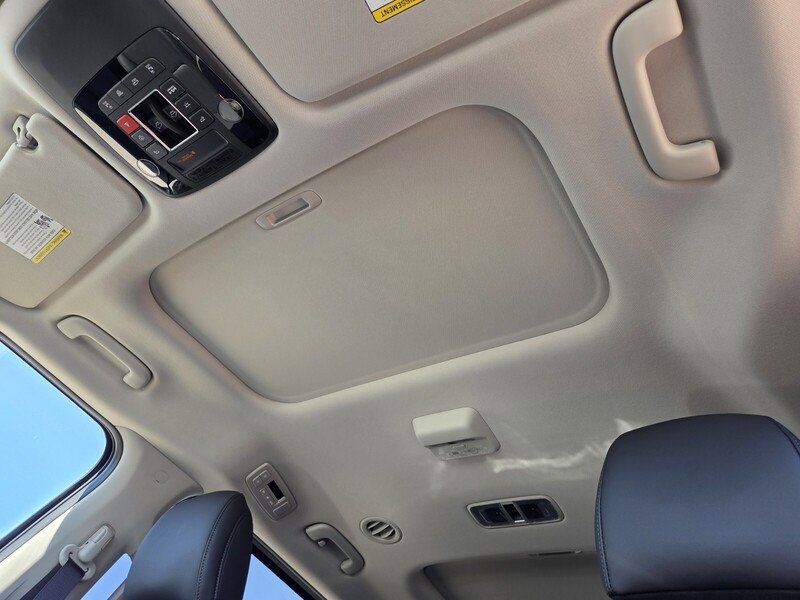 New 2026 Kia Carnival SX FWD image 7