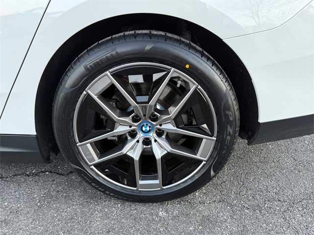 Certified 2025 BMW i5 xDrive40 w/ M Sport Package image 18