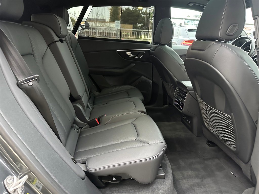 Used 2021 Audi Q8 Prestige w/ Prestige Package image 12