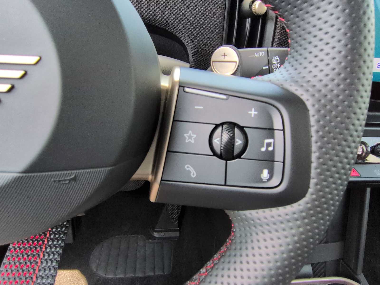 Certified 2025 MINI Cooper S FWD image 27