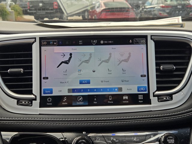 New 2026 Chrysler Pacifica Limited w/ S Appearance Package FWD image 17