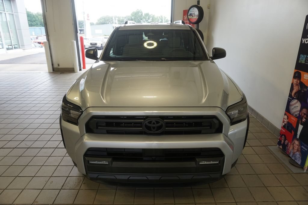Used 2025 Toyota 4Runner SR5 AWD/4WD image 12