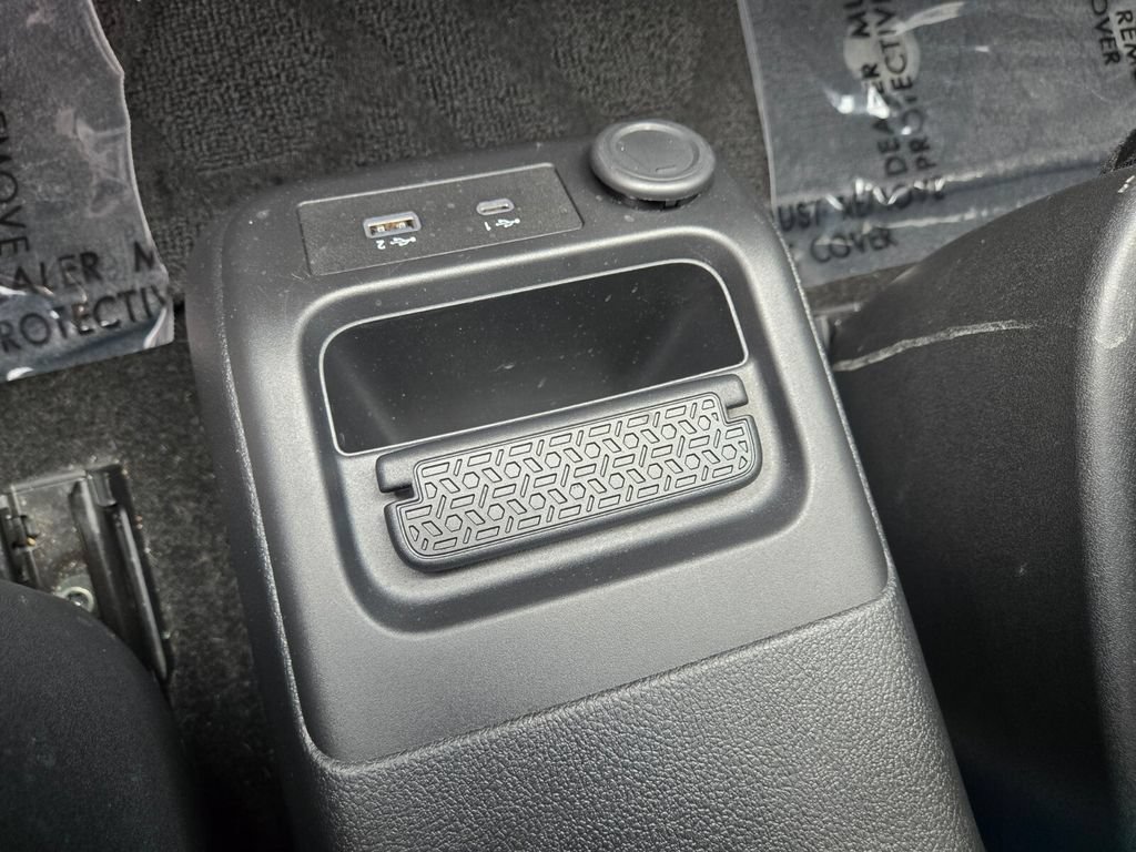 Used 2024 Nissan Ariya FWD image 32