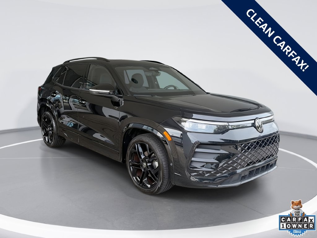 Certified 2025 Volkswagen Tiguan SE R-Line FWD image 45