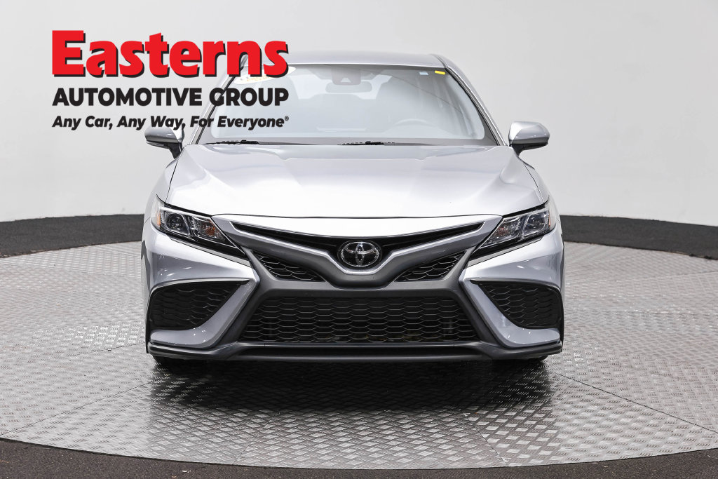 Used 2024 Toyota Camry SE FWD image 4