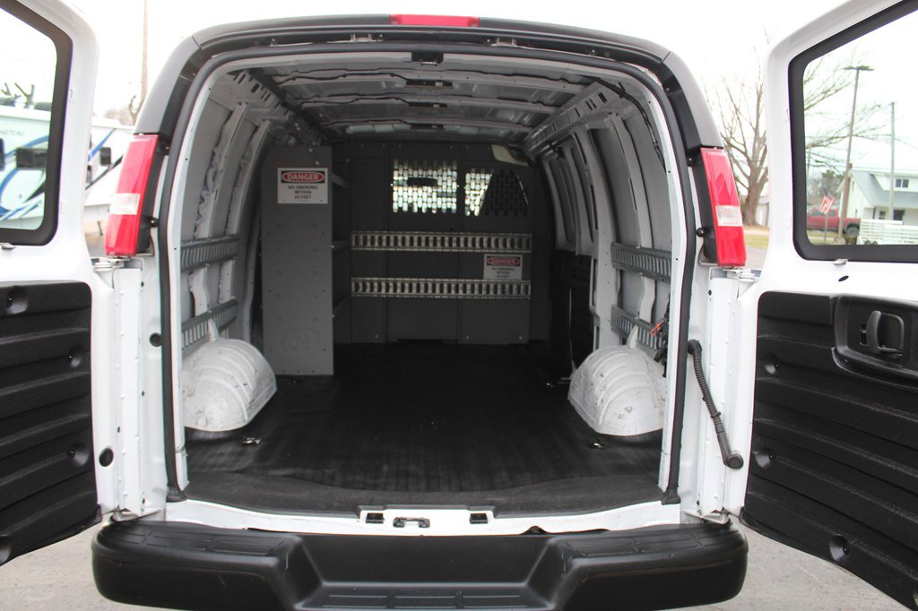 Used 2022 Chevrolet Express 2500 w/ Driver Convenience Package RWD image 27