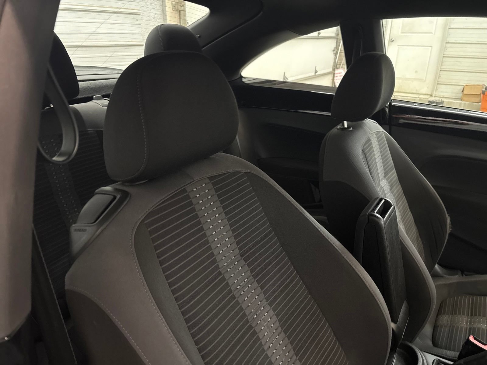 Used 2014 Volkswagen Beetle R-Line FWD image 22