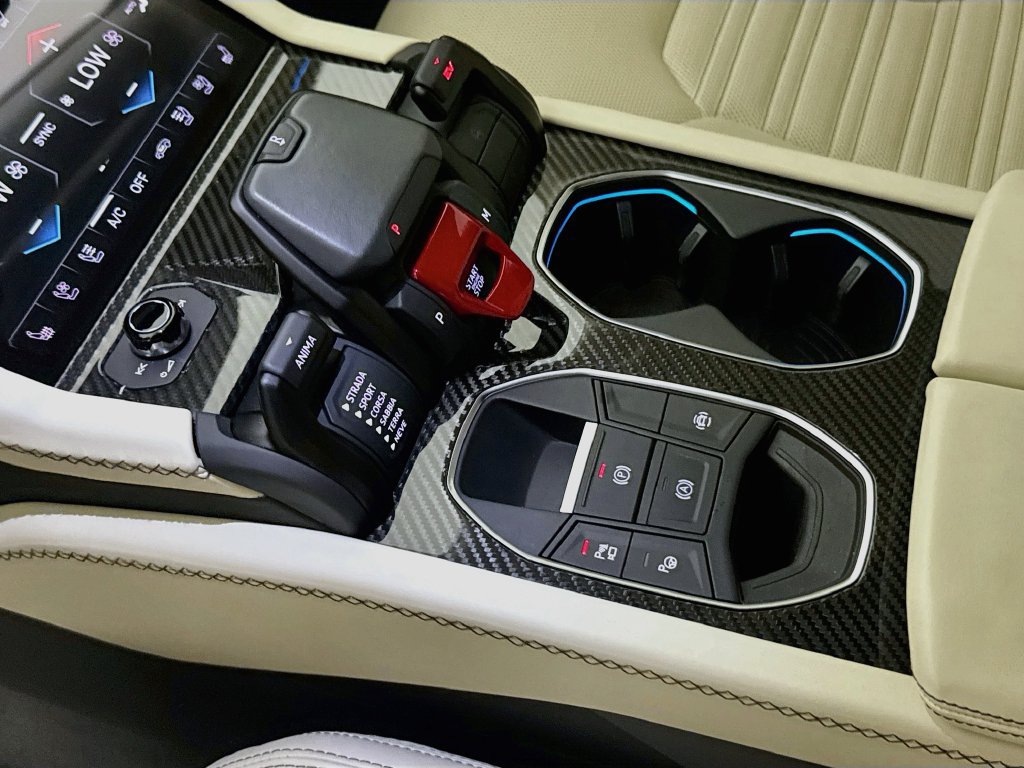 Used 2025 Lamborghini Urus S AWD/4WD image 17