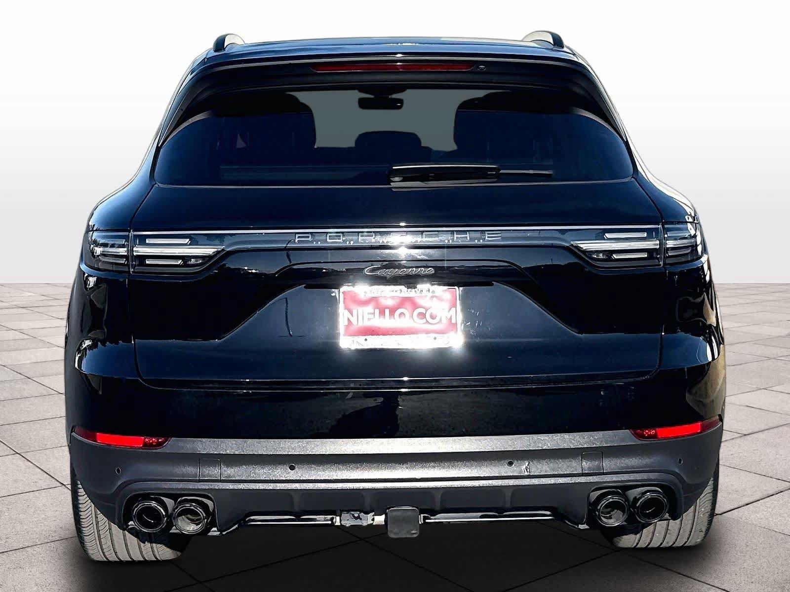 Used 2023 Porsche Cayenne Platinum Edition w/ Premium Package Plus AWD/4WD image 7