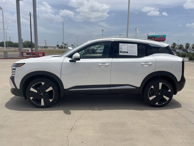 Certified 2025 Nissan Kicks SR image 3