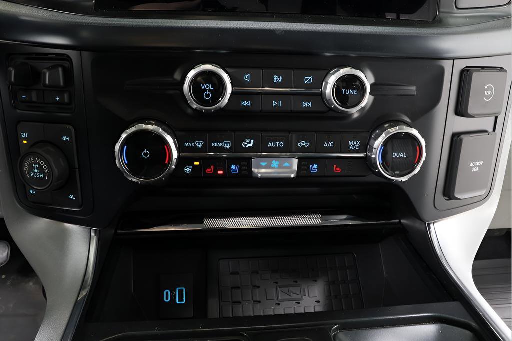 Used 2023 Ford F150 Limited image 9