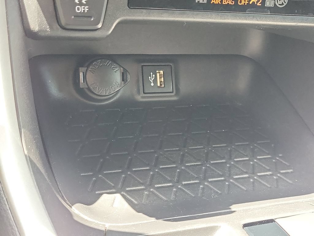 Used 2024 Toyota RAV4 LE FWD image 17