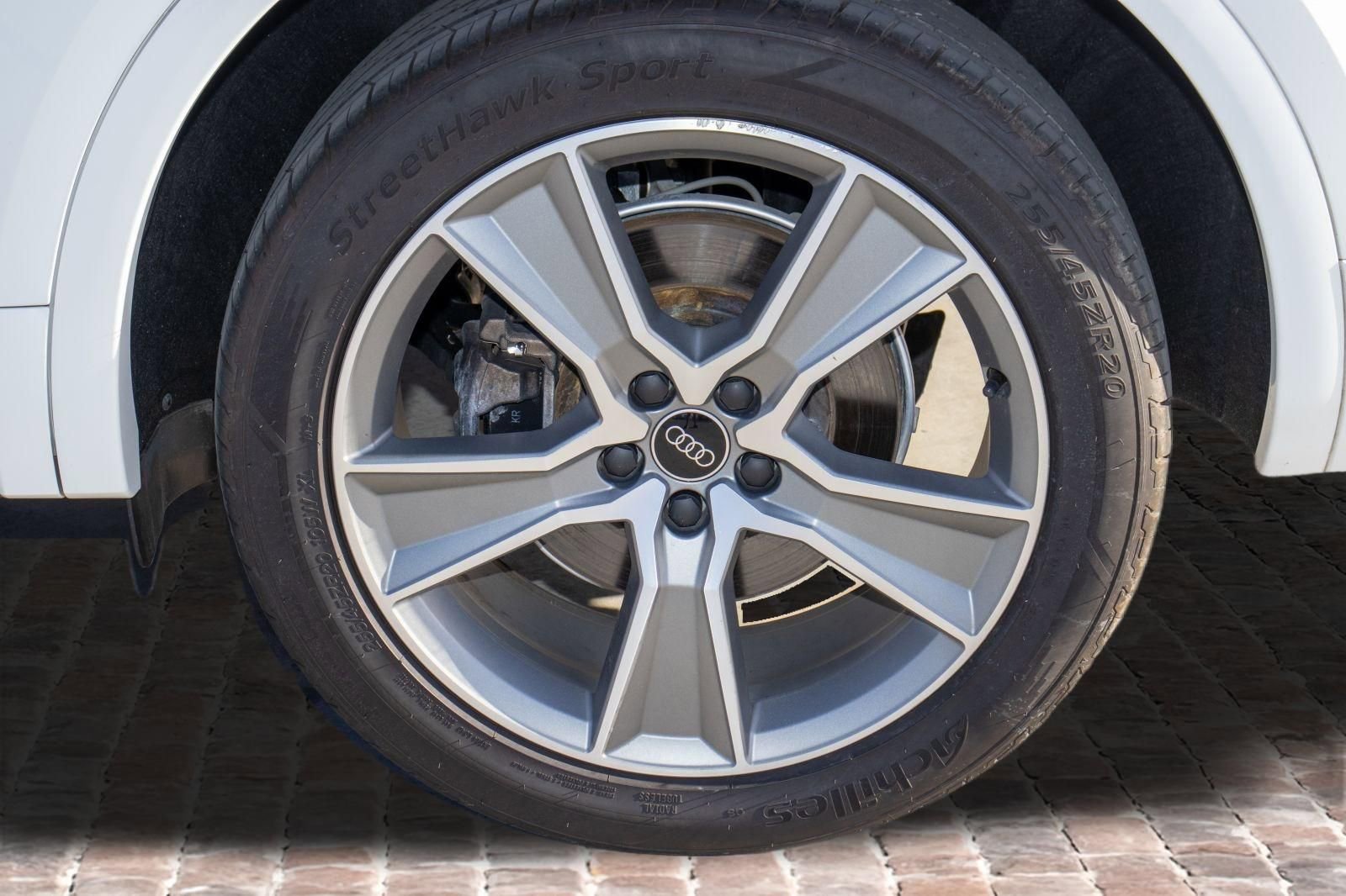 Used 2025 Audi Q5 2.0T Premium AWD/4WD image 40