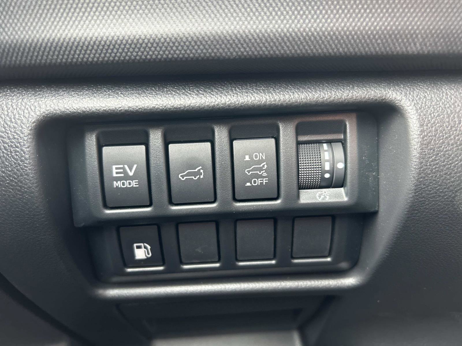 Certified 2025 Subaru Forester Premium image 30