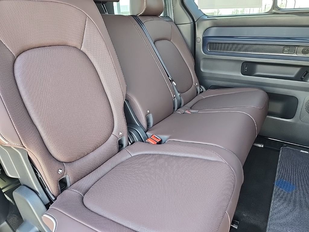 New 2025 Volkswagen ID. Buzz 1st Edition RWD image 23