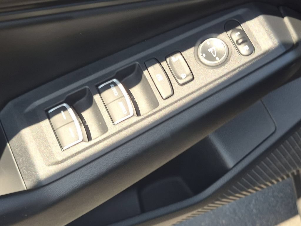 Used 2025 Honda Accord SE image 13