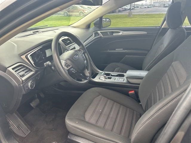 Used 2020 Ford Fusion SE FWD image 11