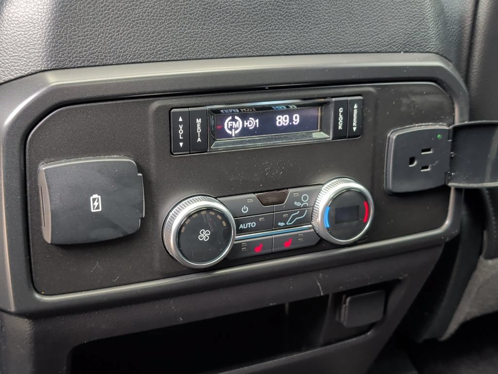 Used 2019 Ford Expedition Limited w/ Equipment Group 301A AWD/4WD image 32