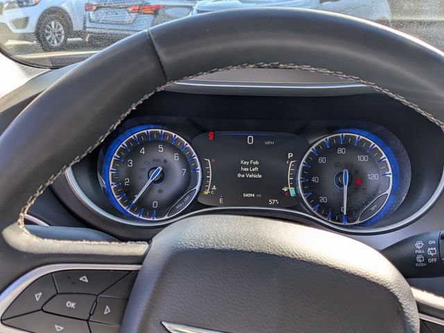 Used 2024 Chrysler Pacifica Touring-L FWD image 20