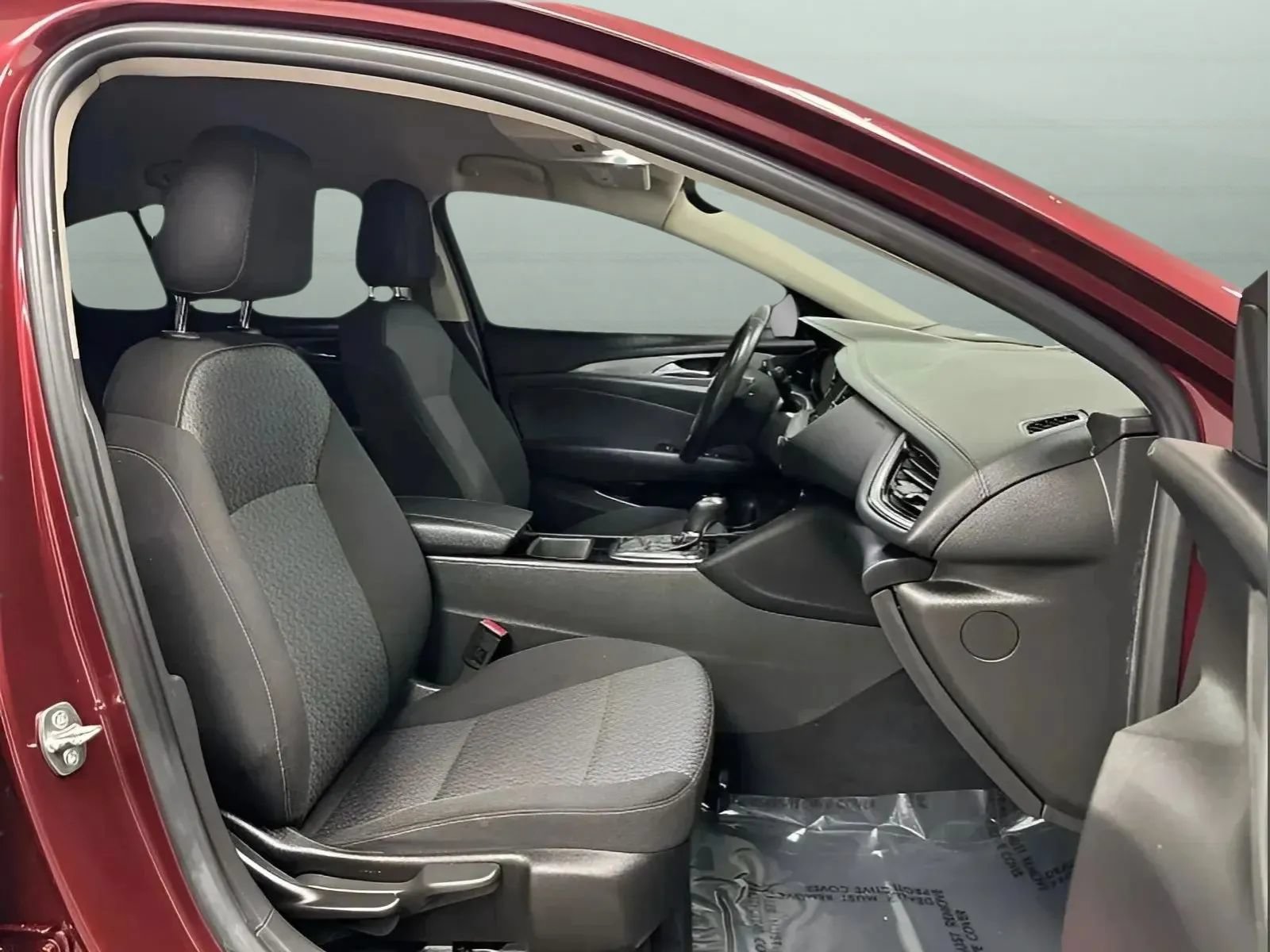 Used 2019 Buick Regal Preferred FWD image 13