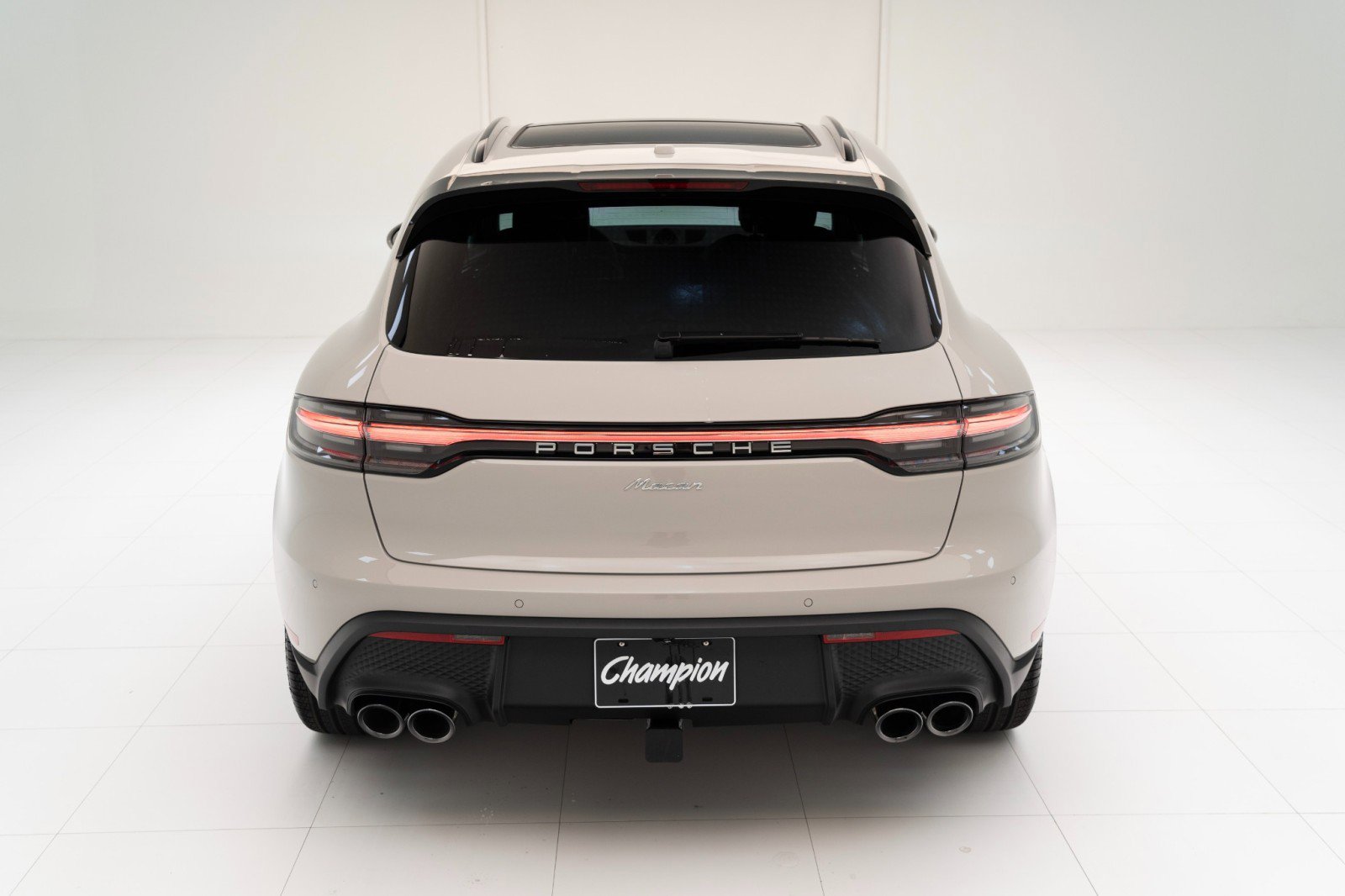 New 2025 Porsche Macan image 10