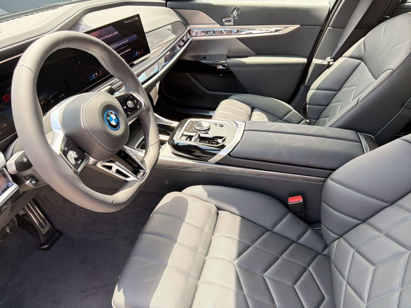 New 2026 BMW i7 xDrive60 w/ Executive Package AWD/4WD image 5