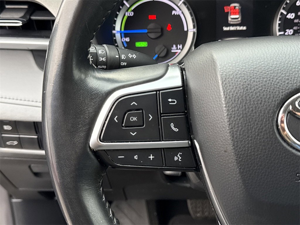Used 2021 Toyota Highlander LE image 29