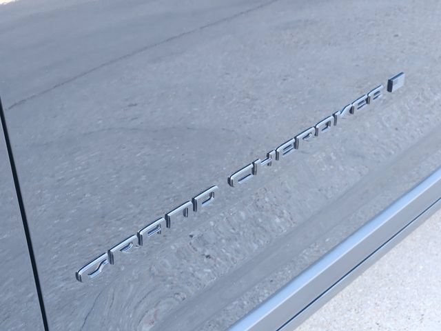 Used 2025 Jeep Grand Cherokee L Altitude RWD image 9
