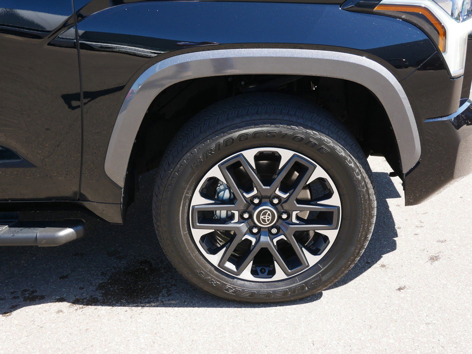 Used 2023 Toyota Tundra Limited AWD/4WD image 9